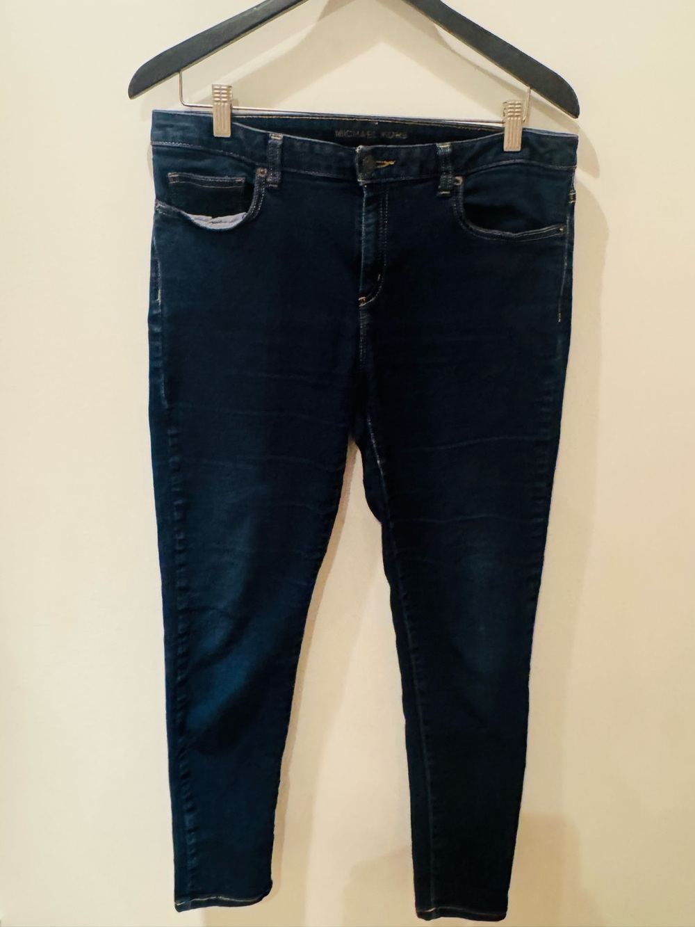 Michael Kors Izzy Skinny Jeans
Size 10.